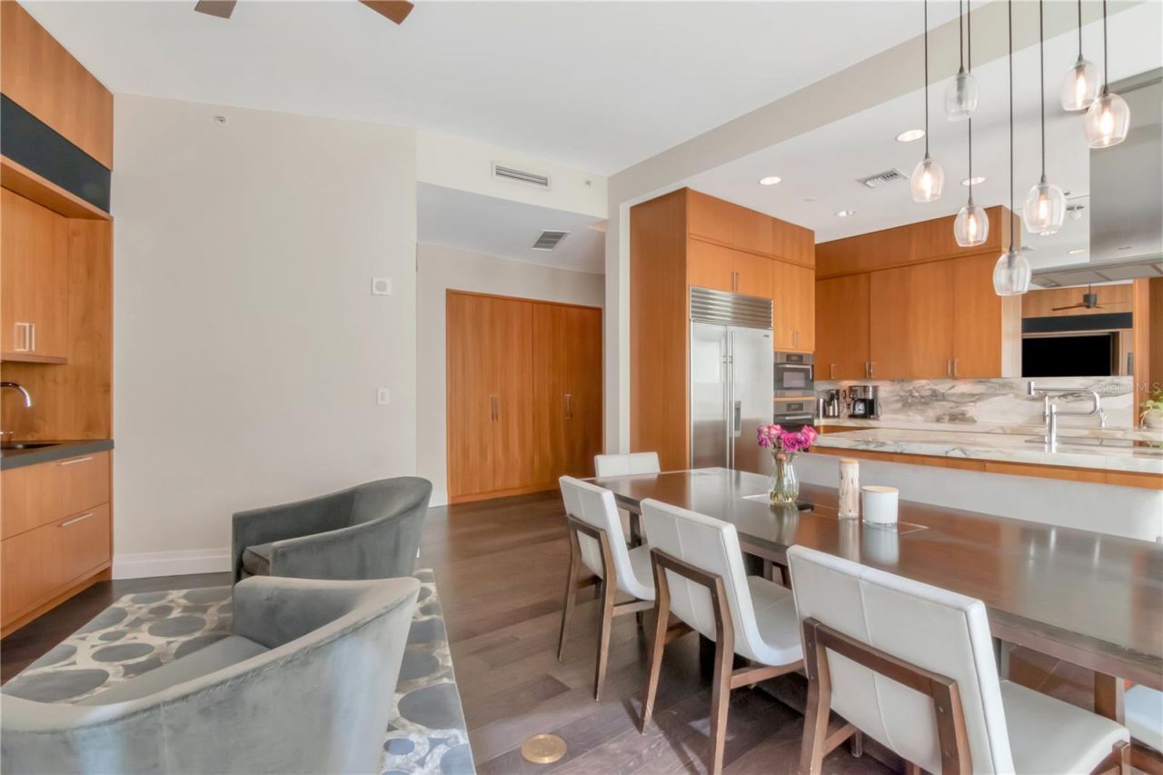 450 Knights Run Avenue, Unit 2102, Tampa, FL 33602 Photo