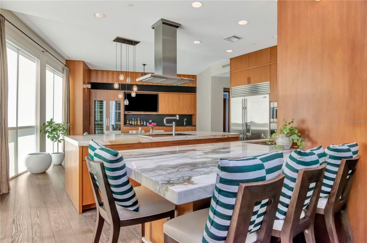 450 Knights Run Avenue, Unit 2102, Tampa, FL 33602 Photo