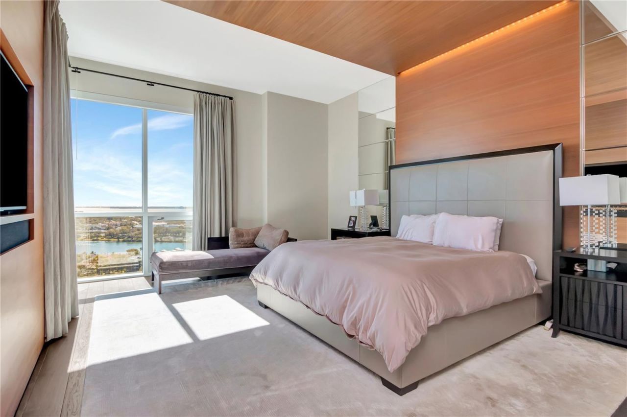 450 Knights Run Avenue, Unit 2102, Tampa, FL 33602 Photo