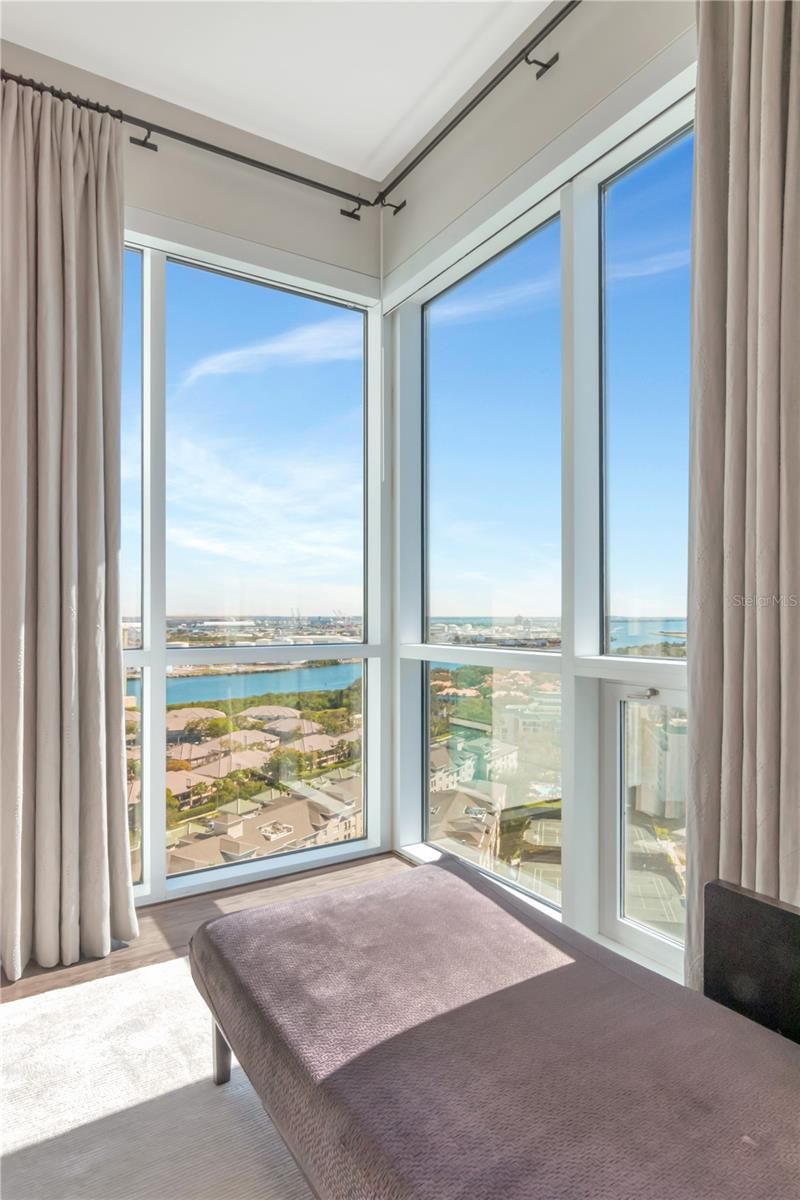 450 Knights Run Avenue, Unit 2102, Tampa, FL 33602 Photo