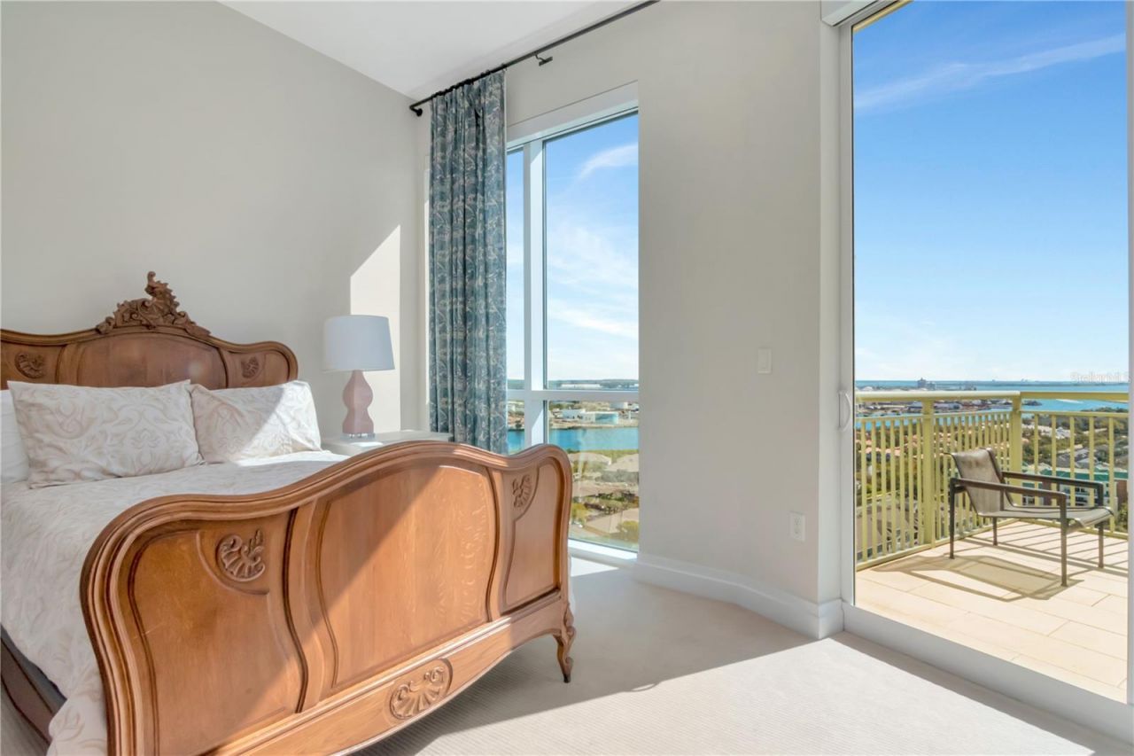 450 Knights Run Avenue, Unit 2102, Tampa, FL 33602 Photo