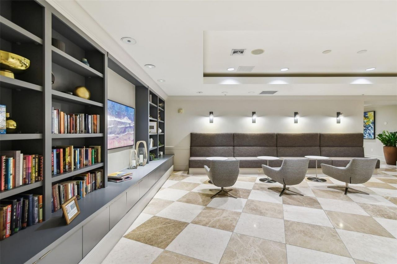 450 Knights Run Avenue, Unit 2102, Tampa, FL 33602 Photo