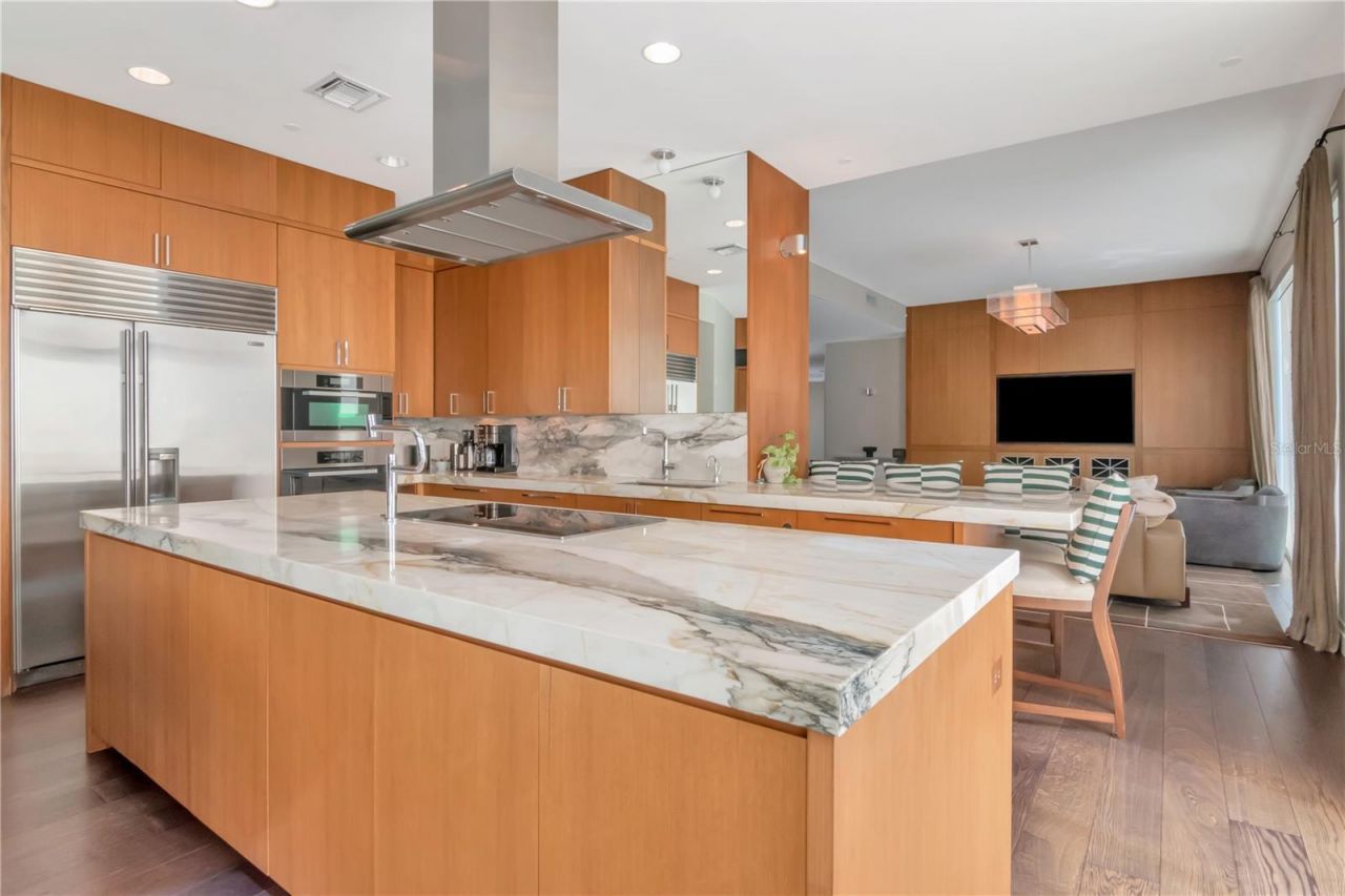 450 Knights Run Avenue, Unit 2102, Tampa, FL 33602 Photo