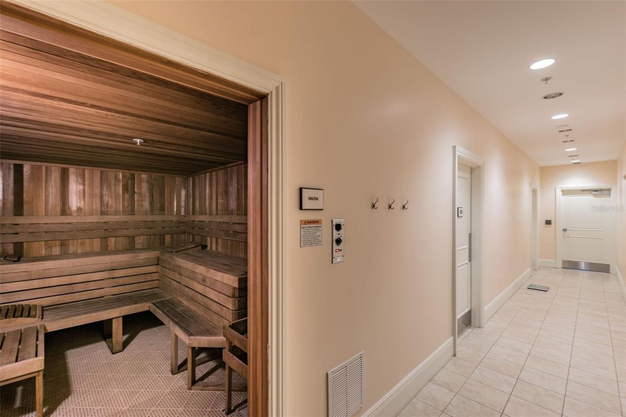 450 Knights Run Avenue, Unit 2102, Tampa, FL 33602 Photo