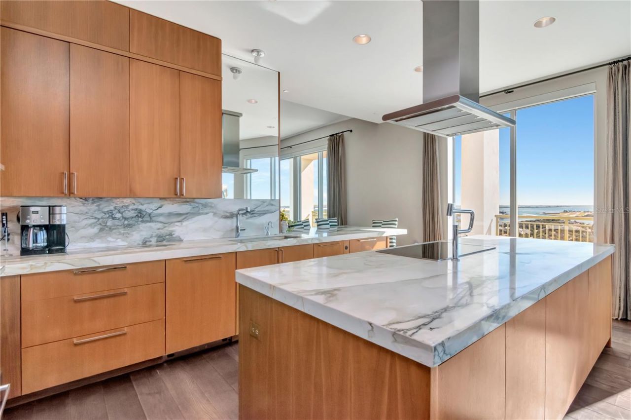 450 Knights Run Avenue, Unit 2102, Tampa, FL 33602 Photo