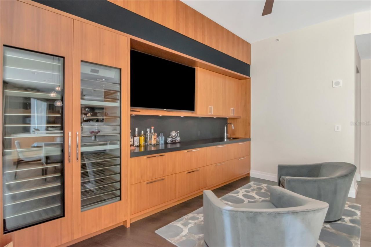 450 Knights Run Avenue, Unit 2102, Tampa, FL 33602 Photo