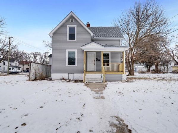 906 S 5th Street, Rockford, IL 61104