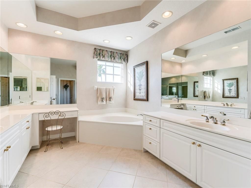 9530 Cypress Hammock Cir, Unit 202, Estero, FL 34135 Photo