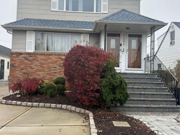 194 Quebec Road, Island Park, NY 11558