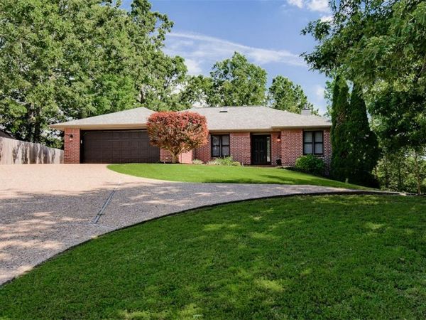 1 May Lane, Bella Vista, AR 72715