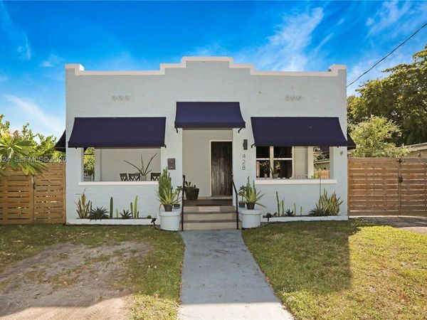 428 NE 71 street , Miami, FL 33138