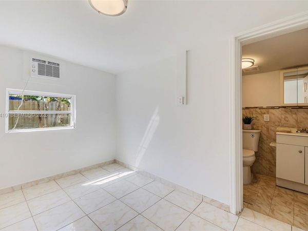 Unit 3, Miami, FL 33125