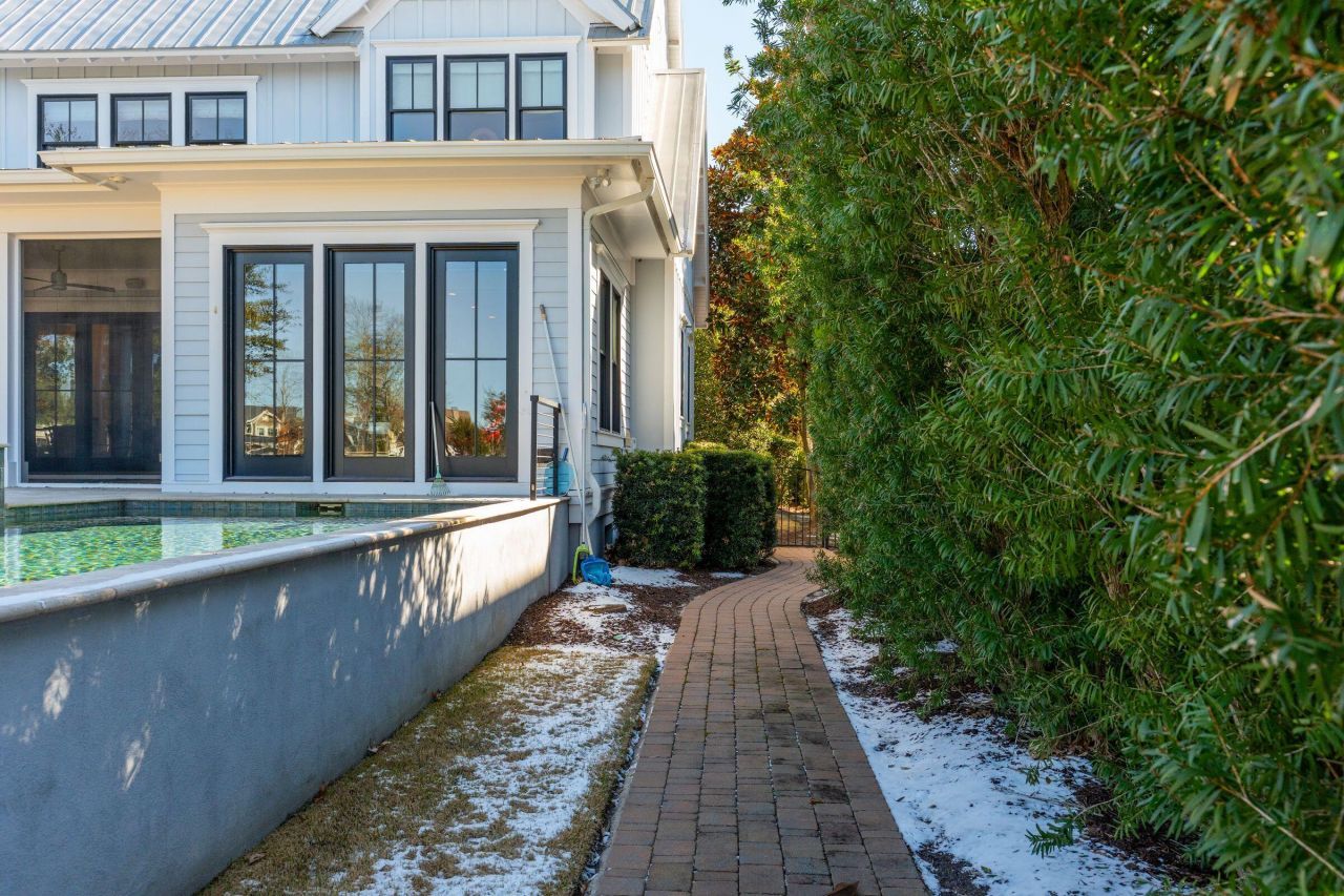 199 Ithecaw Creek Street Photo 42