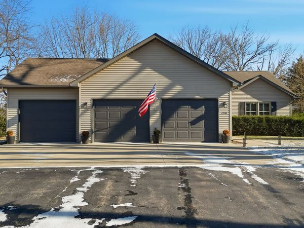 2006 Avenue D, Sterling, IL 61081