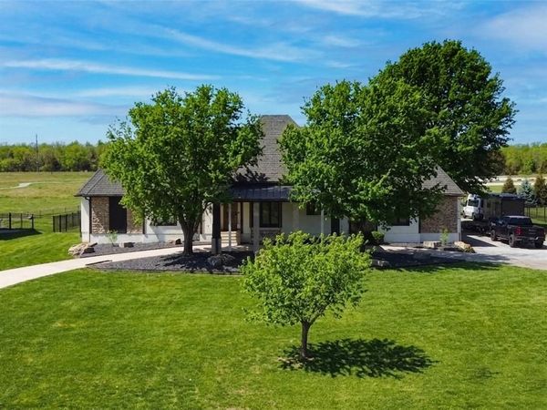 4210 NW Lake Drive, Lee's Summit, MO 64064