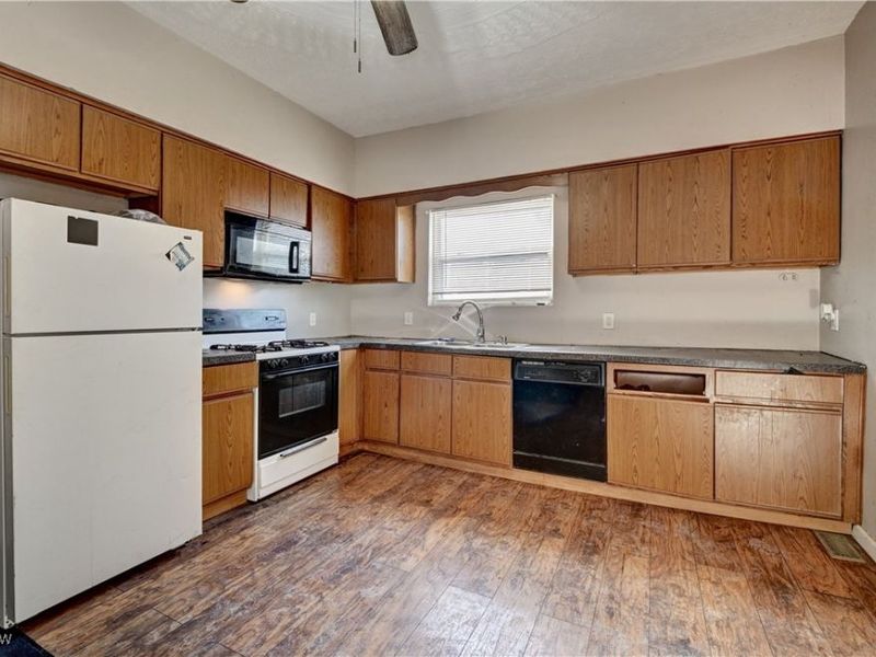 311 Dean Street, Akron, OH 44304 Photo 6