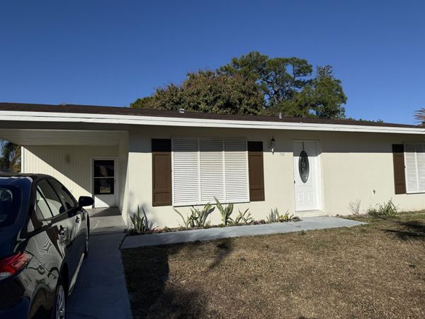 738 SW Ravenswood Lane, Port St. Lucie, FL 34983