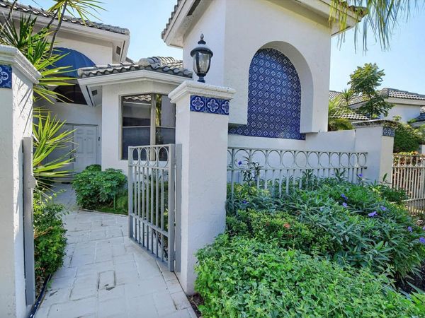 2108 NW 60th Cir, Boca Raton, FL 33496