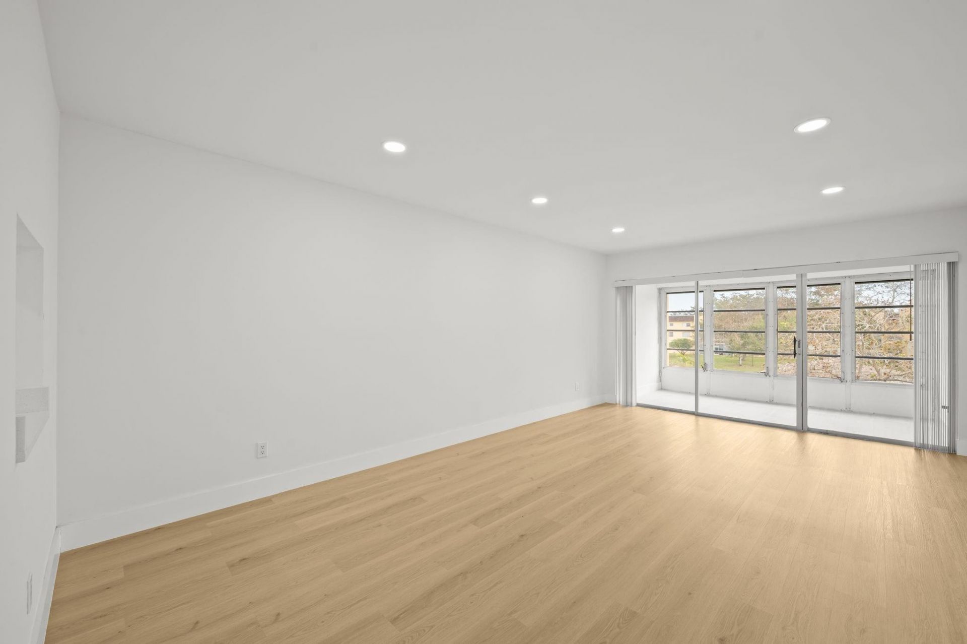 6000 NW 64th Avenue, Unit 303, Tamarac, FL 33319 Photo