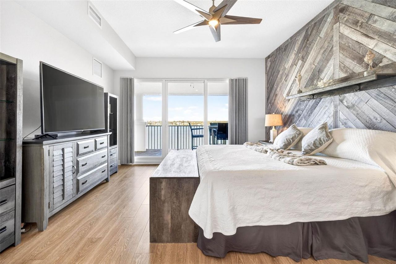 17717 Gulf Boulevard, Unit 401, Redington Shores, FL 33708 Photo