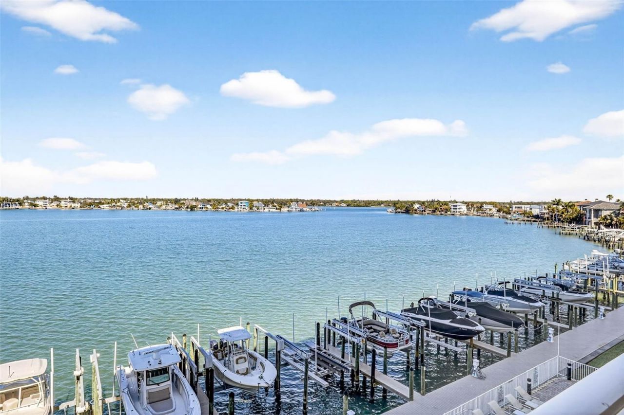 17717 Gulf Boulevard, Unit 401, Redington Shores, FL 33708 Photo