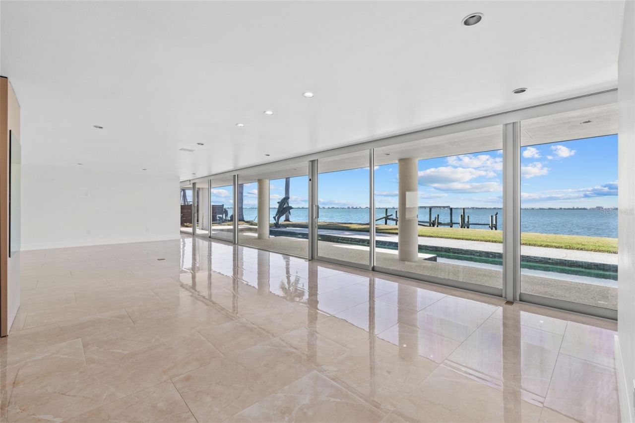 320 S Shore Drive, Sarasota, FL 34234 Photo