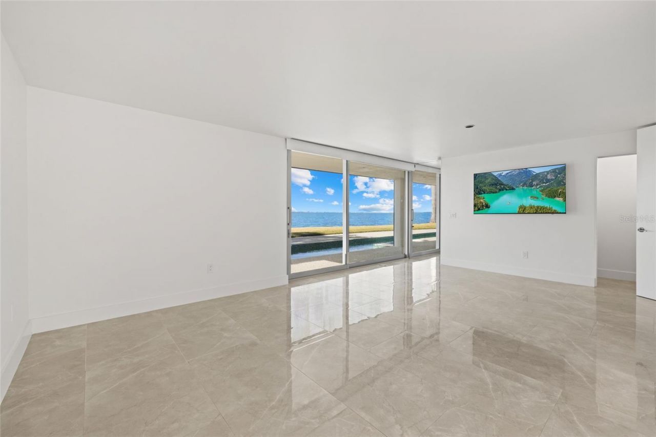 320 S Shore Drive, Sarasota, FL 34234 Photo