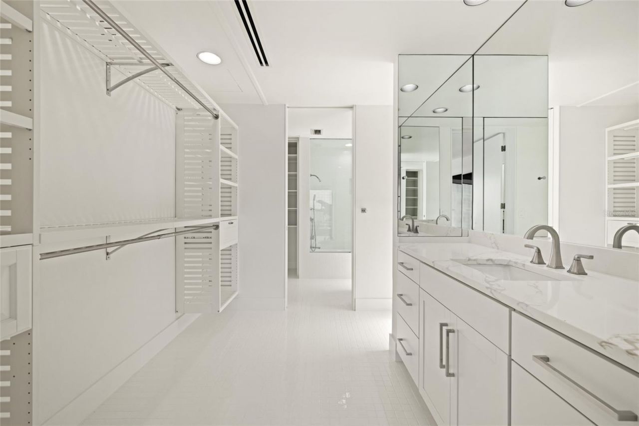 320 S Shore Drive, Sarasota, FL 34234 Photo