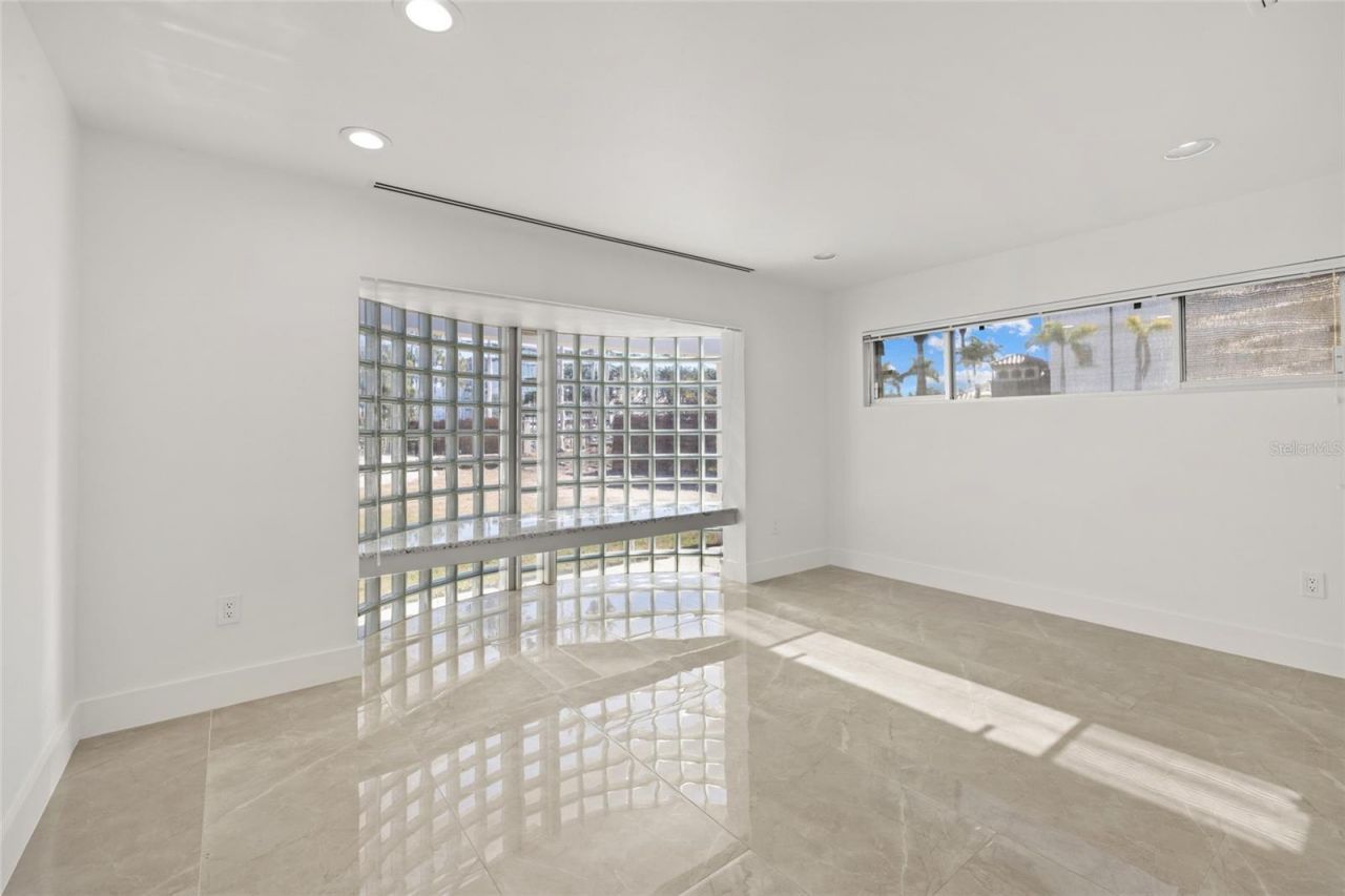 320 S Shore Drive, Sarasota, FL 34234 Photo