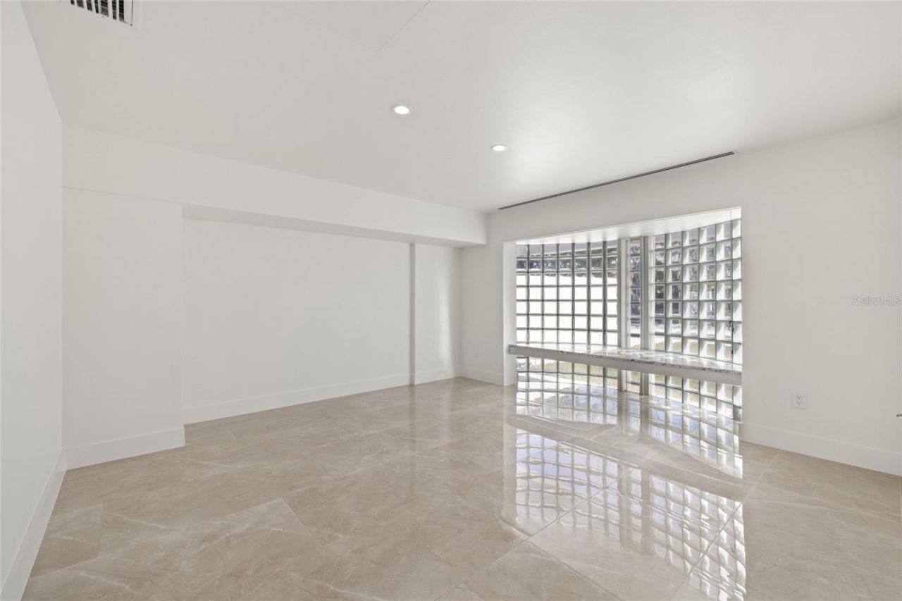 320 S Shore Drive, Sarasota, FL 34234 Photo