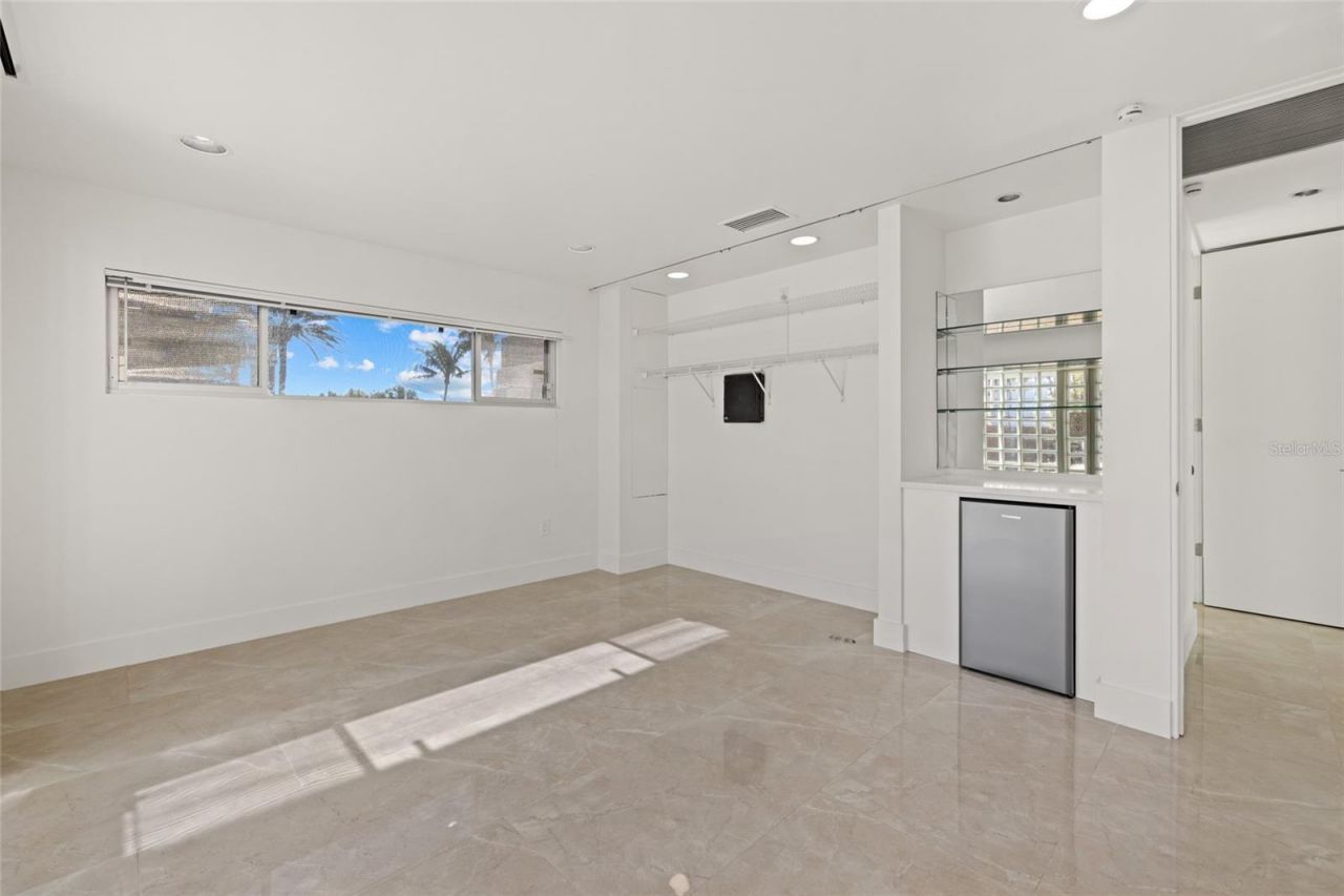 320 S Shore Drive, Sarasota, FL 34234 Photo