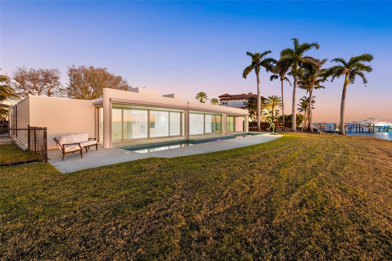 320 S Shore Drive, Sarasota, FL 34234 Photo