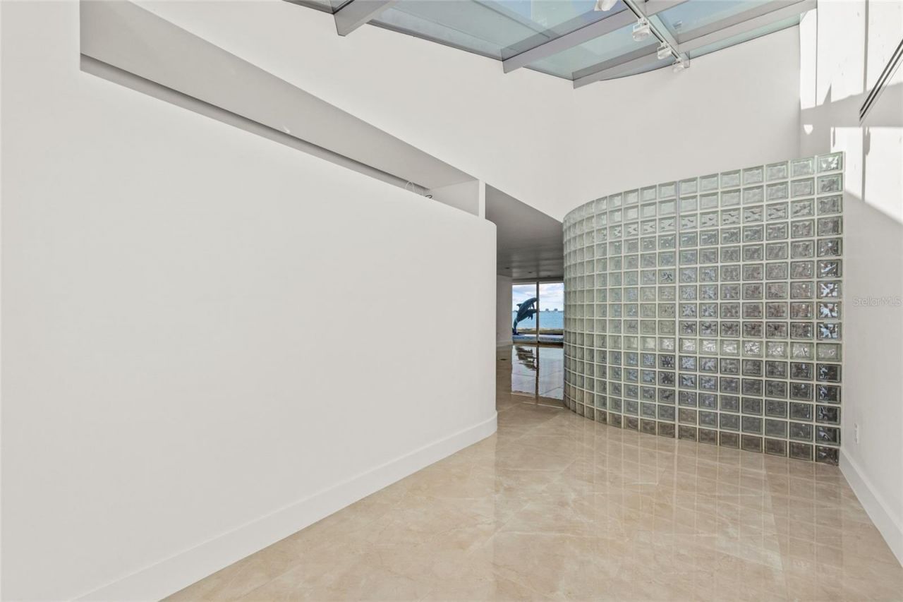 320 S Shore Drive, Sarasota, FL 34234 Photo