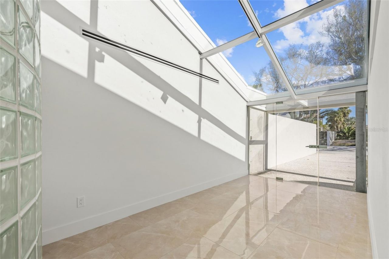 320 S Shore Drive, Sarasota, FL 34234 Photo