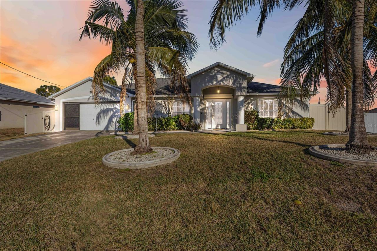 925 NE 4th Avenue, Cape Coral, FL 33909 Photo
