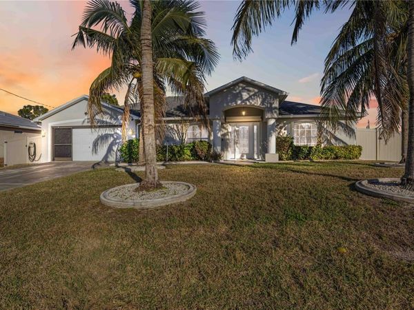 925 NE 4TH AVENUE, CAPE CORAL, FL 33909