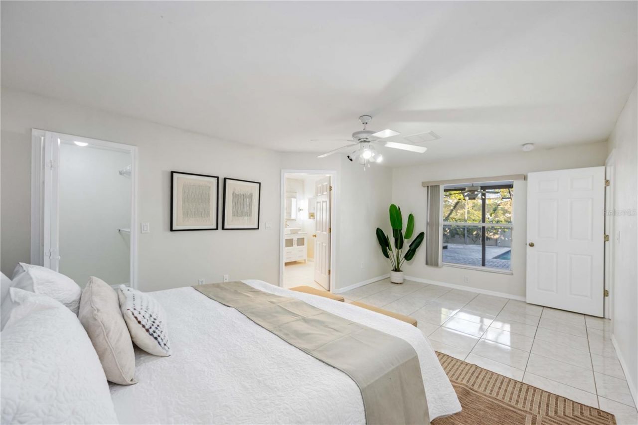 925 NE 4th Avenue, Cape Coral, FL 33909 Photo