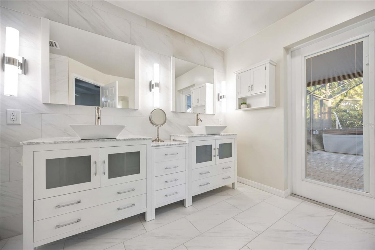 925 NE 4th Avenue, Cape Coral, FL 33909 Photo