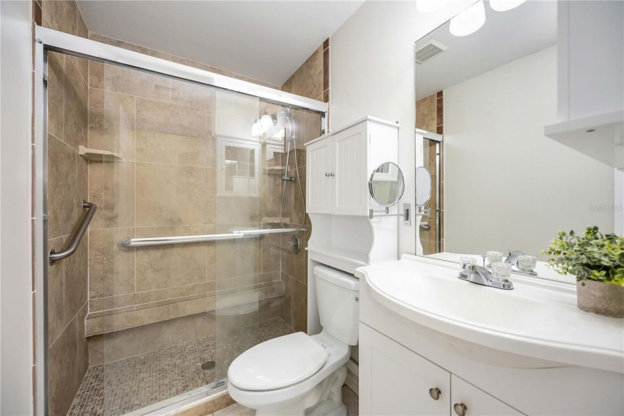 925 NE 4th Avenue, Cape Coral, FL 33909 Photo