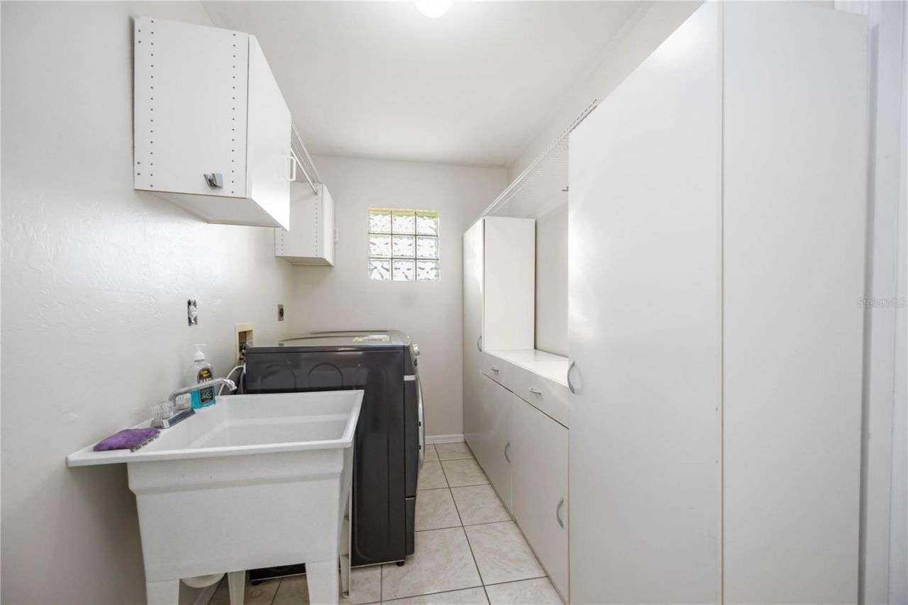 925 NE 4th Avenue, Cape Coral, FL 33909 Photo