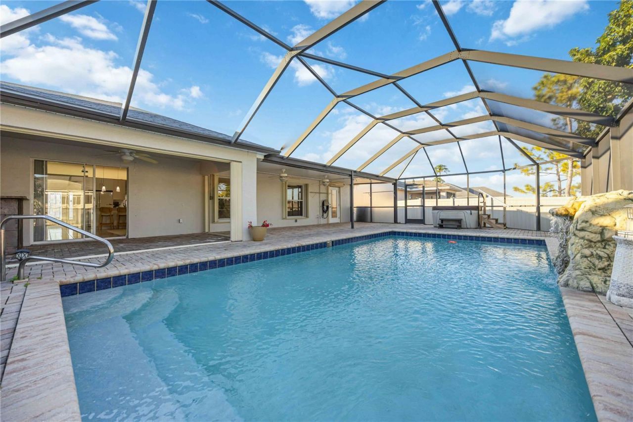 925 NE 4th Avenue, Cape Coral, FL 33909 Photo