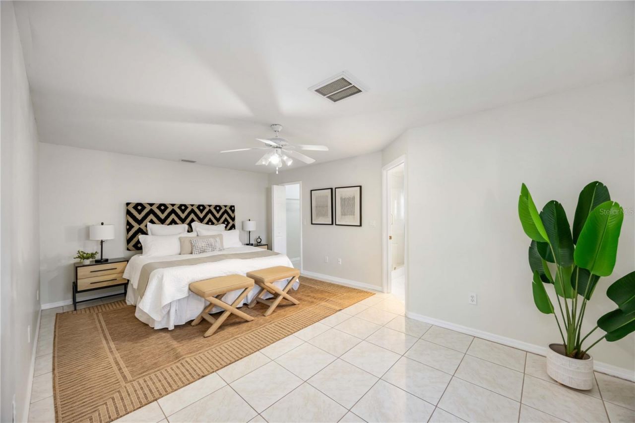 925 NE 4th Avenue, Cape Coral, FL 33909 Photo