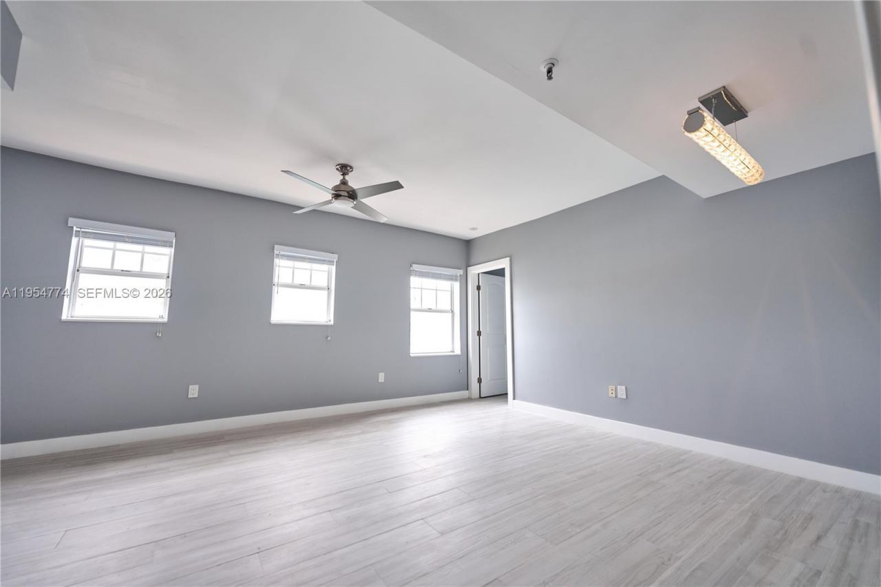 1255 Pennsylvania Ave, Unit 313, Miami Beach, FL 33139 Photo