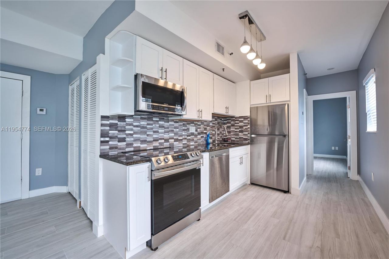 1255 Pennsylvania Ave, Unit 313, Miami Beach, FL 33139 Photo