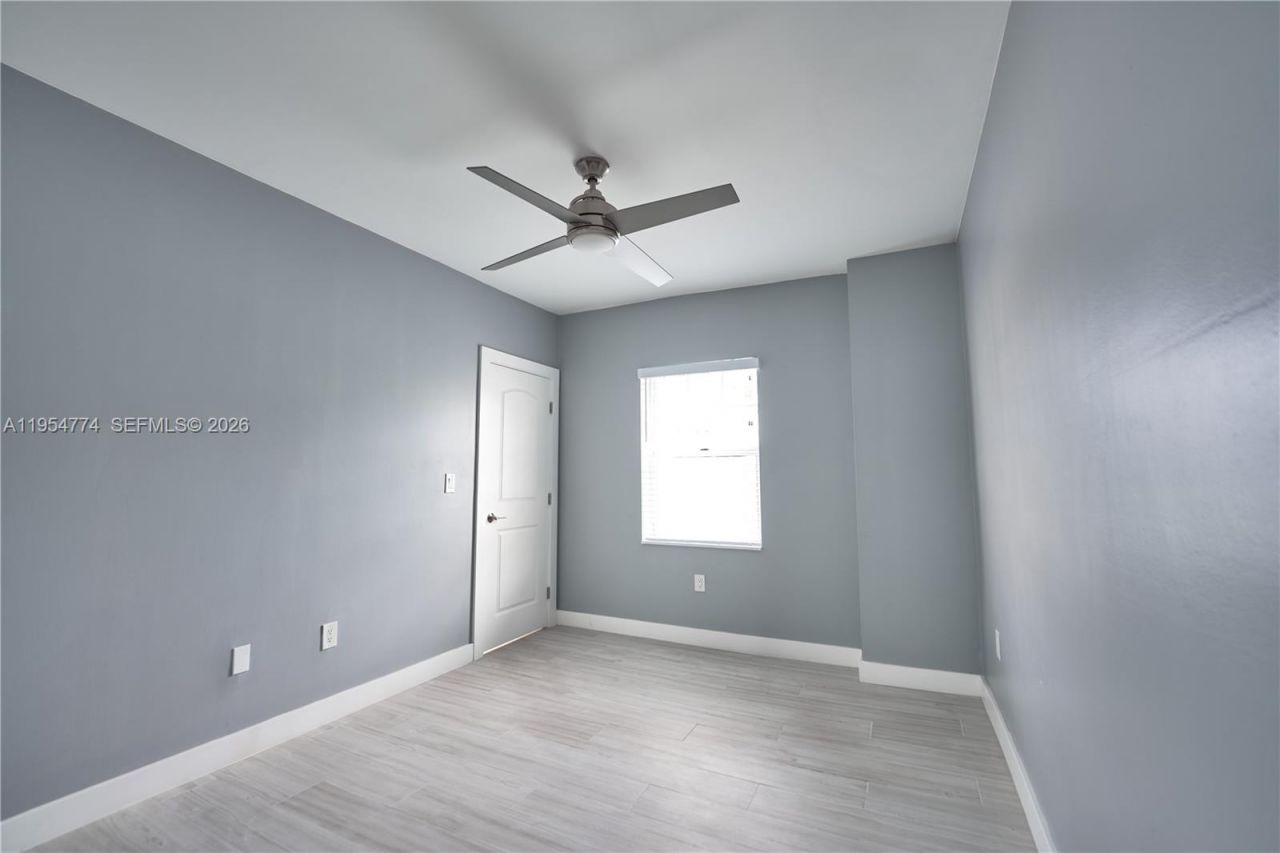 1255 Pennsylvania Ave, Unit 313, Miami Beach, FL 33139 Photo