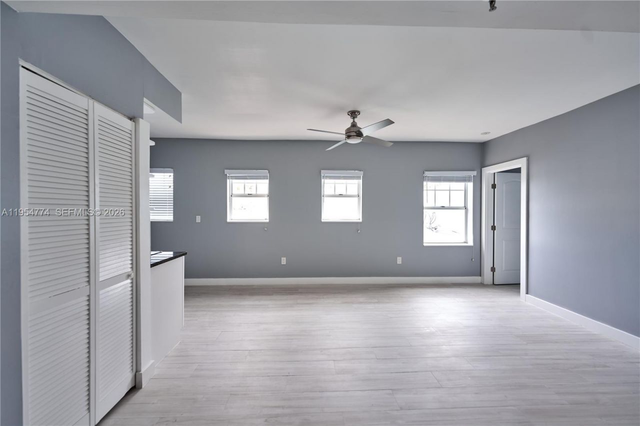 1255 Pennsylvania Ave, Unit 313, Miami Beach, FL 33139 Photo