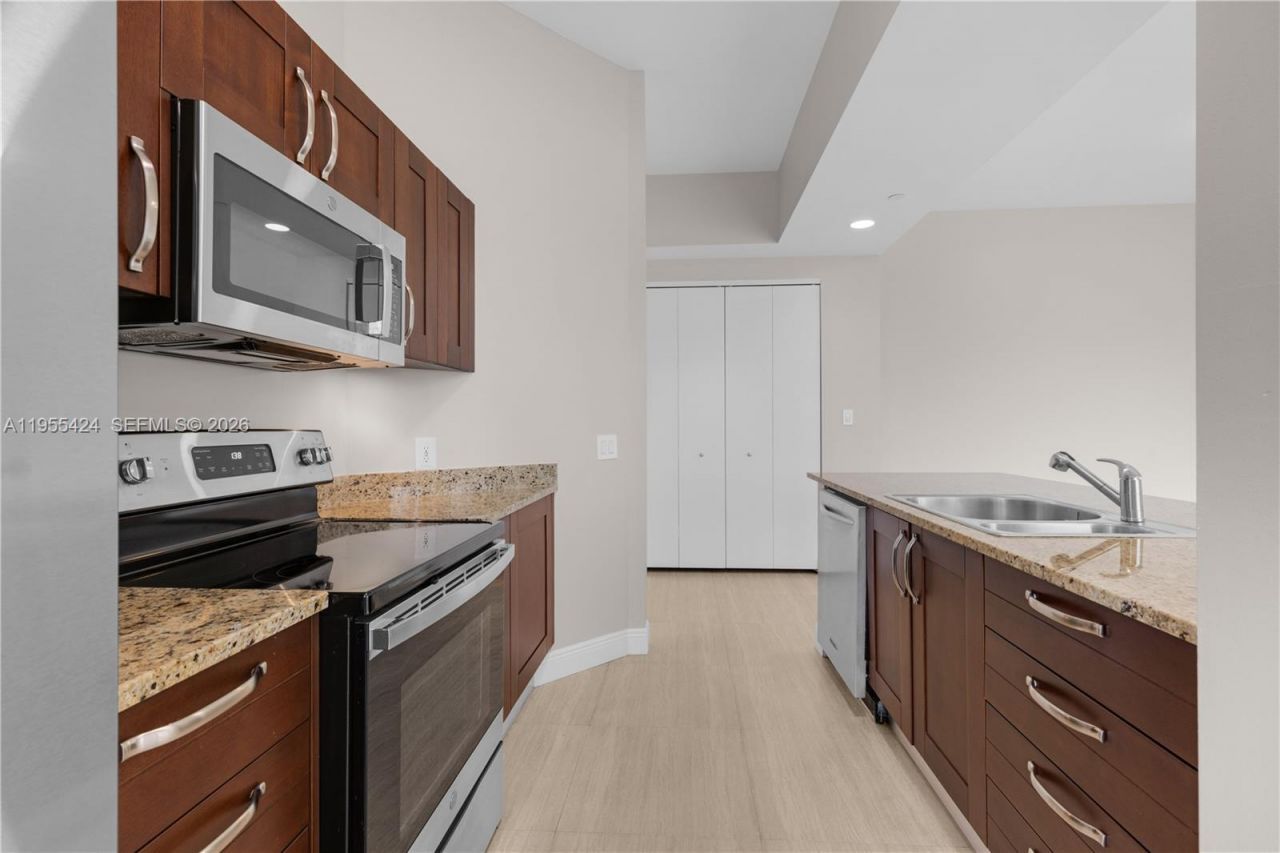 20000 E Country Club Dr, Unit 402, Aventura, FL 33180 Photo