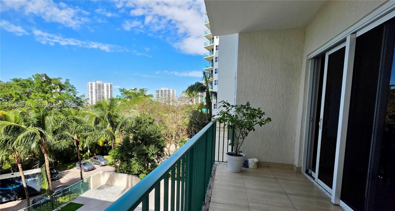 20000 E Country Club Dr, Unit 402, Aventura, FL 33180 Photo