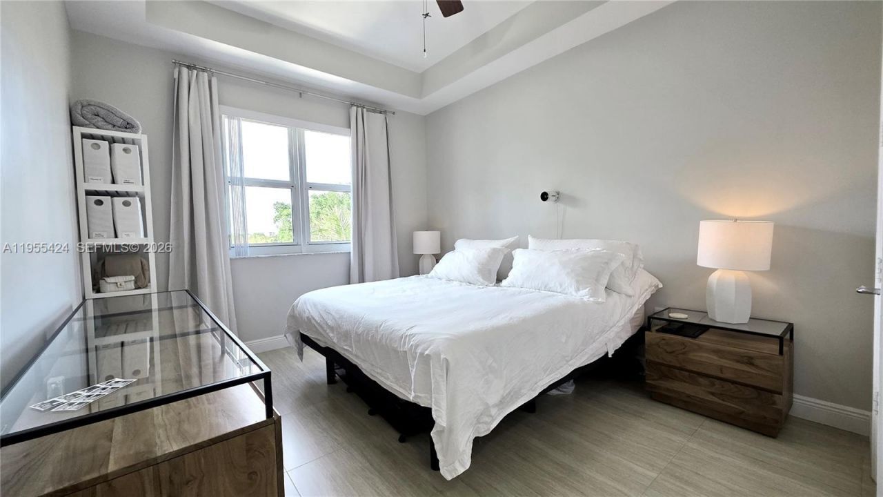 20000 E Country Club Dr, Unit 402, Aventura, FL 33180 Photo