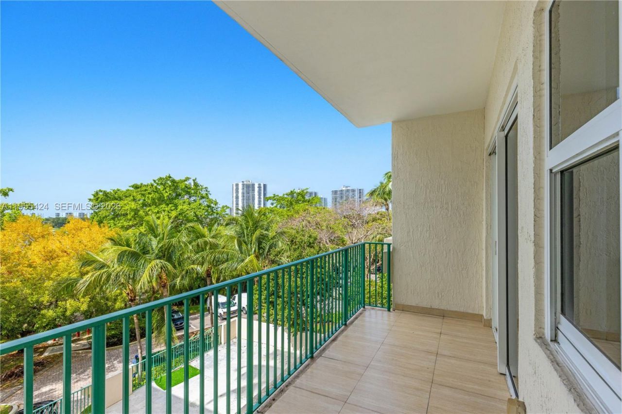 20000 E Country Club Dr, Unit 402, Aventura, FL 33180 Photo